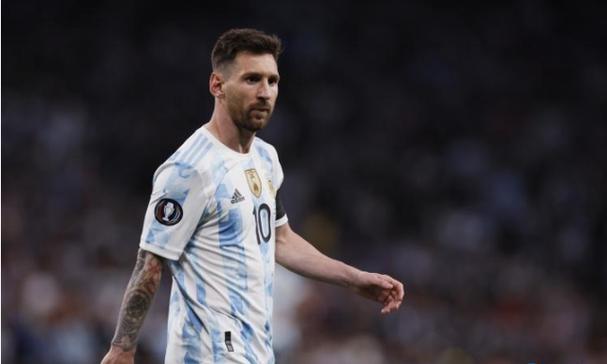 从前线猛将到后勤总司令，贺龙解放战争“隐身”背后，是毛主席的战略布局